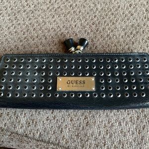 Guess clutch
